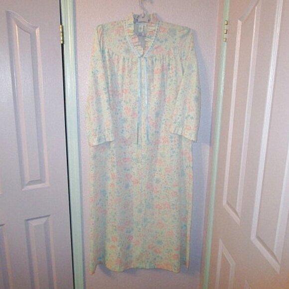Vintage Cottagecore Nightgown Size L Pockets Maxi Ruffle Zip Up Modest Prairie - Picture 2 of 12